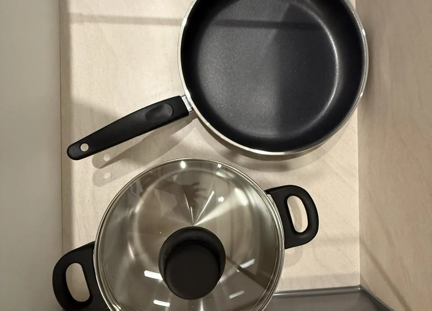 アパートホテル Shine Stay 5 Min From Songdo Moonlit Festiv Park Station インチョン広域市